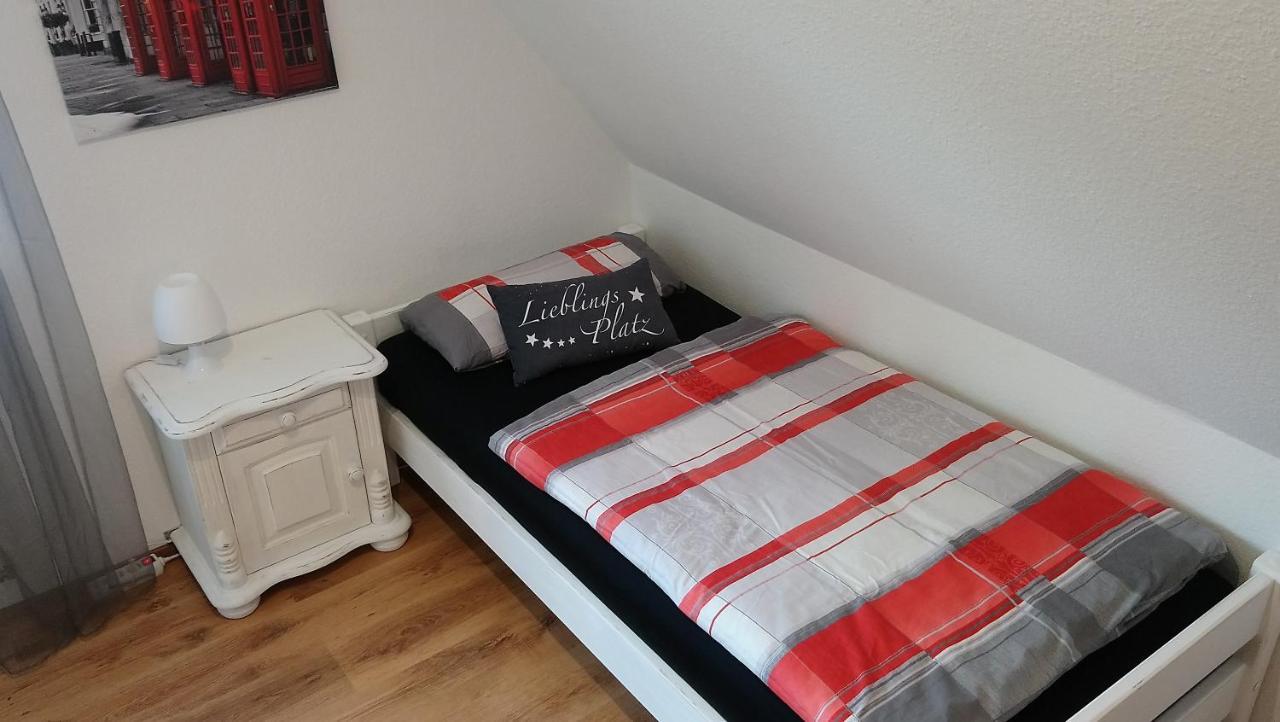 Privates Einzelzimmer Bei Der Weser-Ems-Halle Oldemburgo Exterior foto