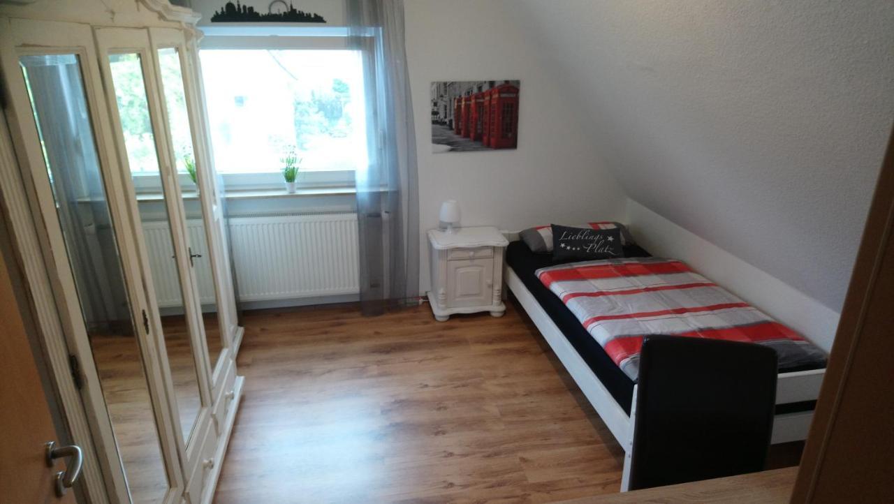Privates Einzelzimmer Bei Der Weser-Ems-Halle Oldemburgo Exterior foto